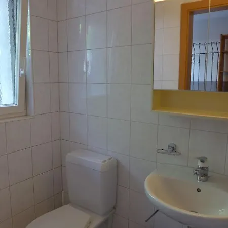 Apartment Niederried Sleeps 6 Air Con Wifi T031490
