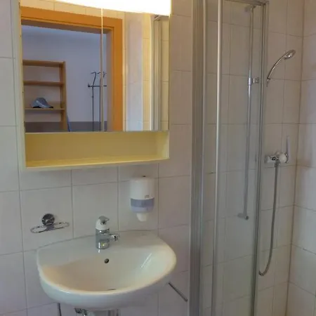 Apartment Niederried Sleeps 6 Air Con Wifi T031490 *
