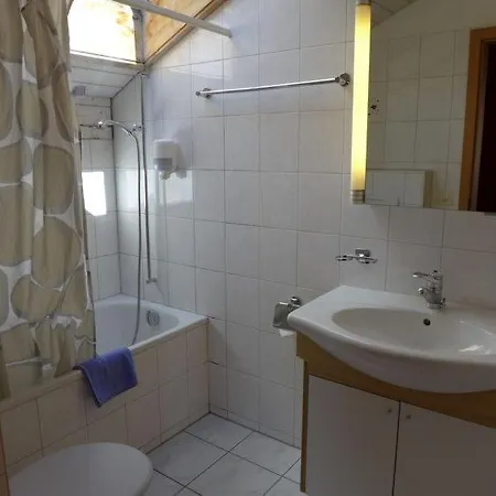Niederried Sleeps 6 Air Con Wifi T031490 Apartment